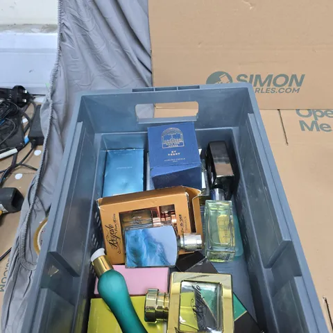 TOTE OF APPROXIMATELY 14 ASSORTED BEAUTY ITEMS TO INCLUDE: CONTROVERSIAL EAU DU PARFUM