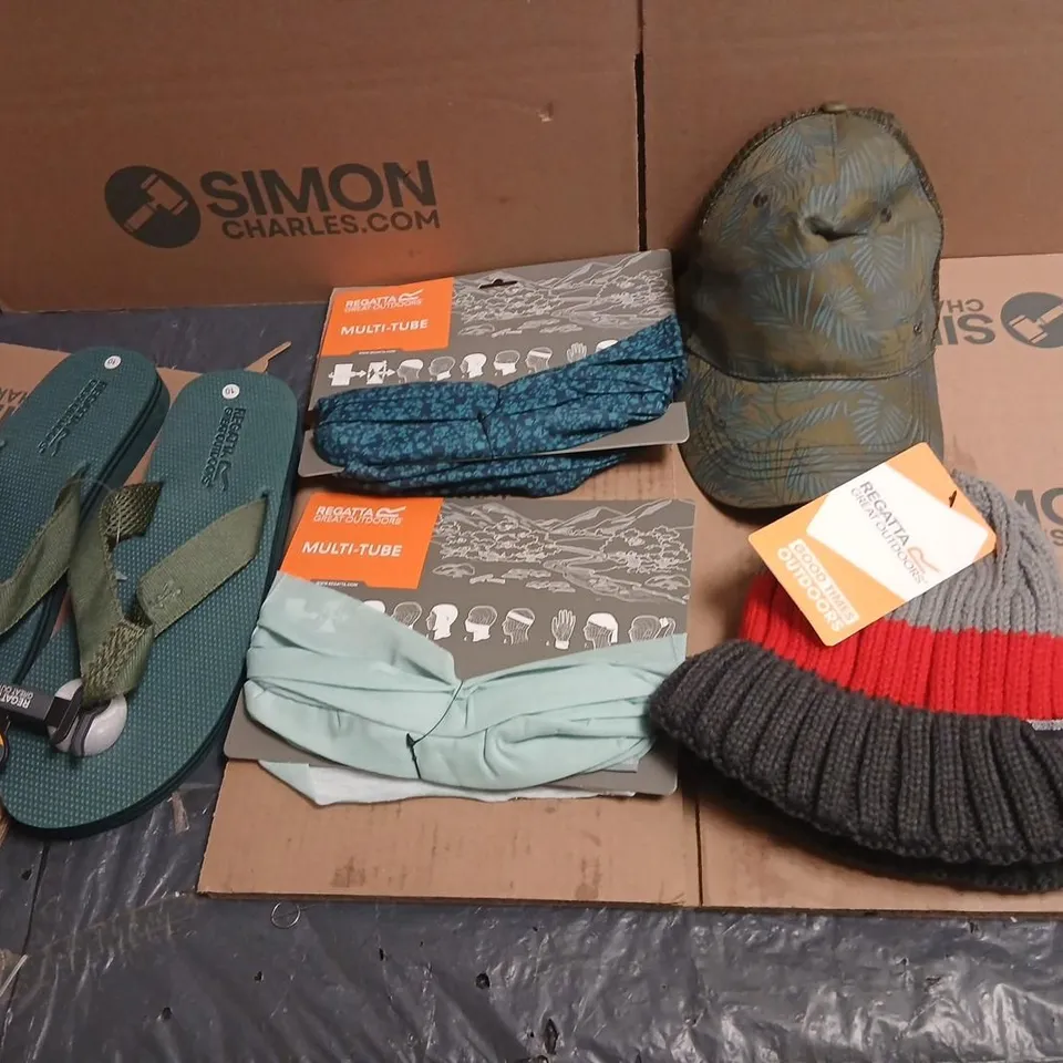 APPROXIMATELY 20 ITEMS OF ASSORTED BRAND NEW REGATTA CLOTHING AND ACCESSORIES