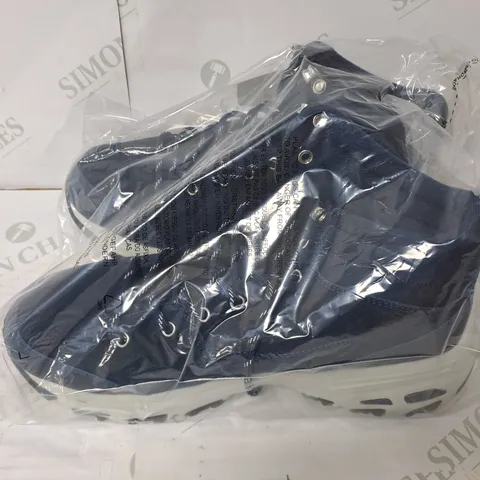 BAGGED BLUE SKECHERS BOOTS SIZE 8