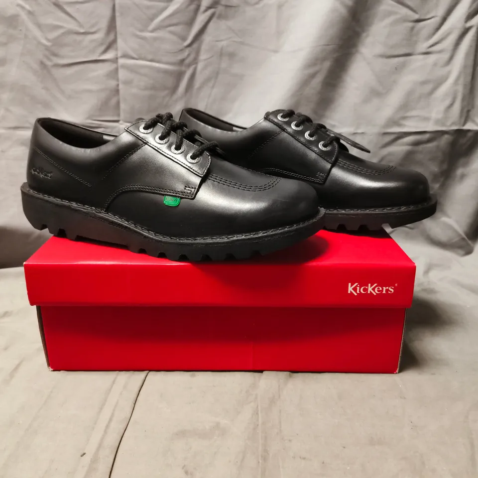 BOXED PAIR OF KICKERS LACE UP SHOES IN BLACK SIZE EU 43