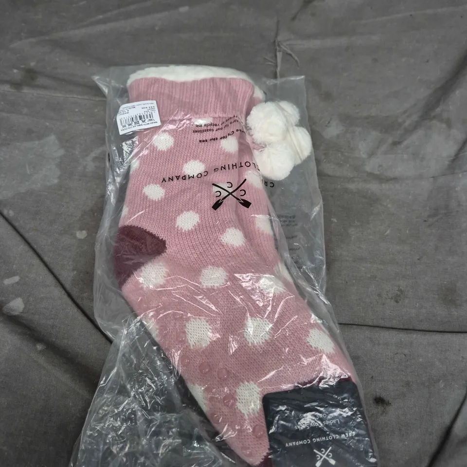 CREW CLOTHING COMPANY LADIES COSY SOCKS – PINK WITH WHITE POLKA DOTS, ONE SIZE
