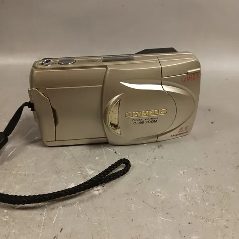OLYMPUS C-990 ZOOM DIGITAL CAMERA