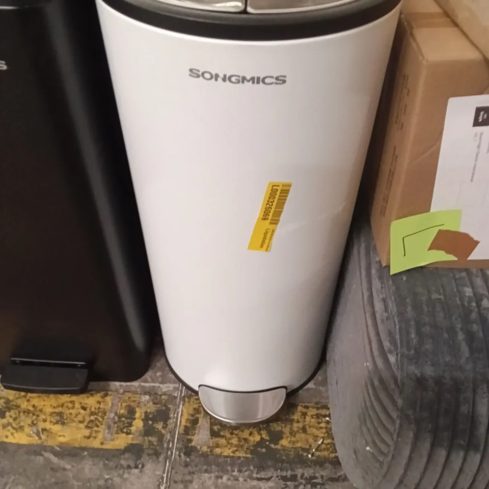 SONGMICS DUAL COMPARTMENT SLIM BIN FOR RECYCLING AND WASTE -WHITE - 30L 
