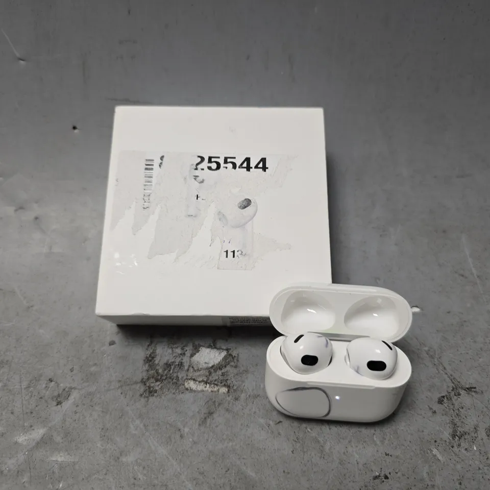 BOXED APPLE AIRPODS A2897
