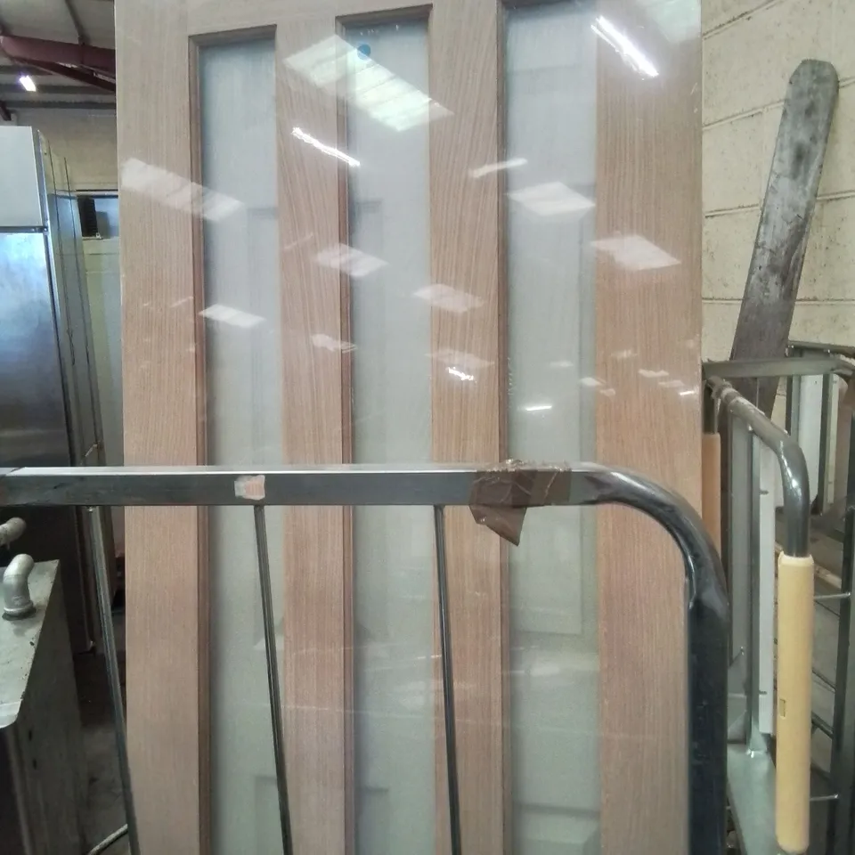 OAK VENEER 3 VERTICAL GLAZED PANEL INTERNAL DOOR 762 × 1981mm