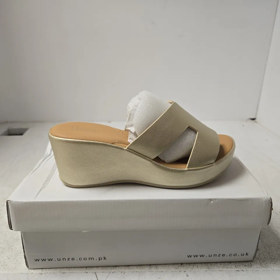 UNZE LONDON LIGHT GOLD WOMENS SHOES UK 3 BOXED