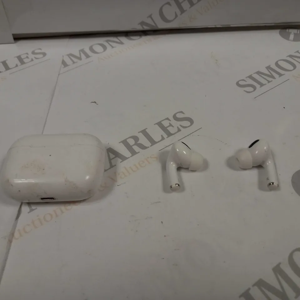 UNBOXED WIRELESS EARBUDS WITH CHARGING CASE WHITE 