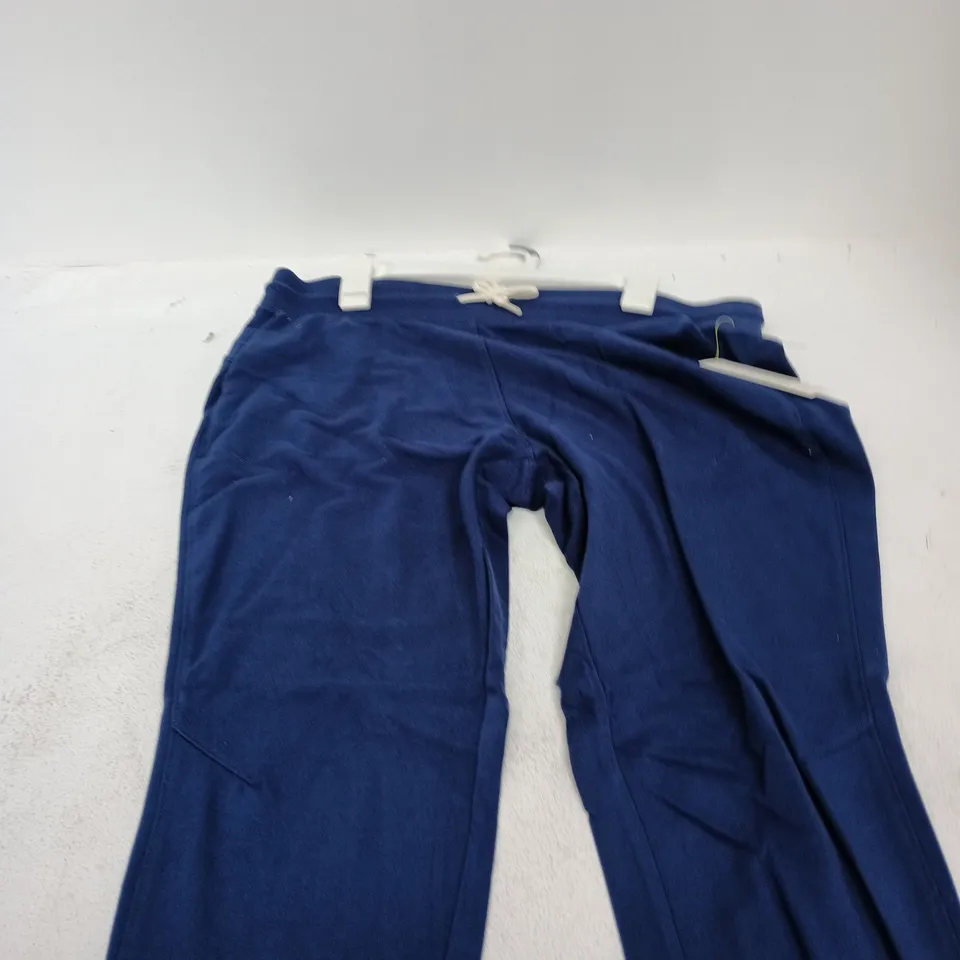 BOX OF APPROXIMATELY 12 BLUE JOIGGERS IN ASSORTED SIZES