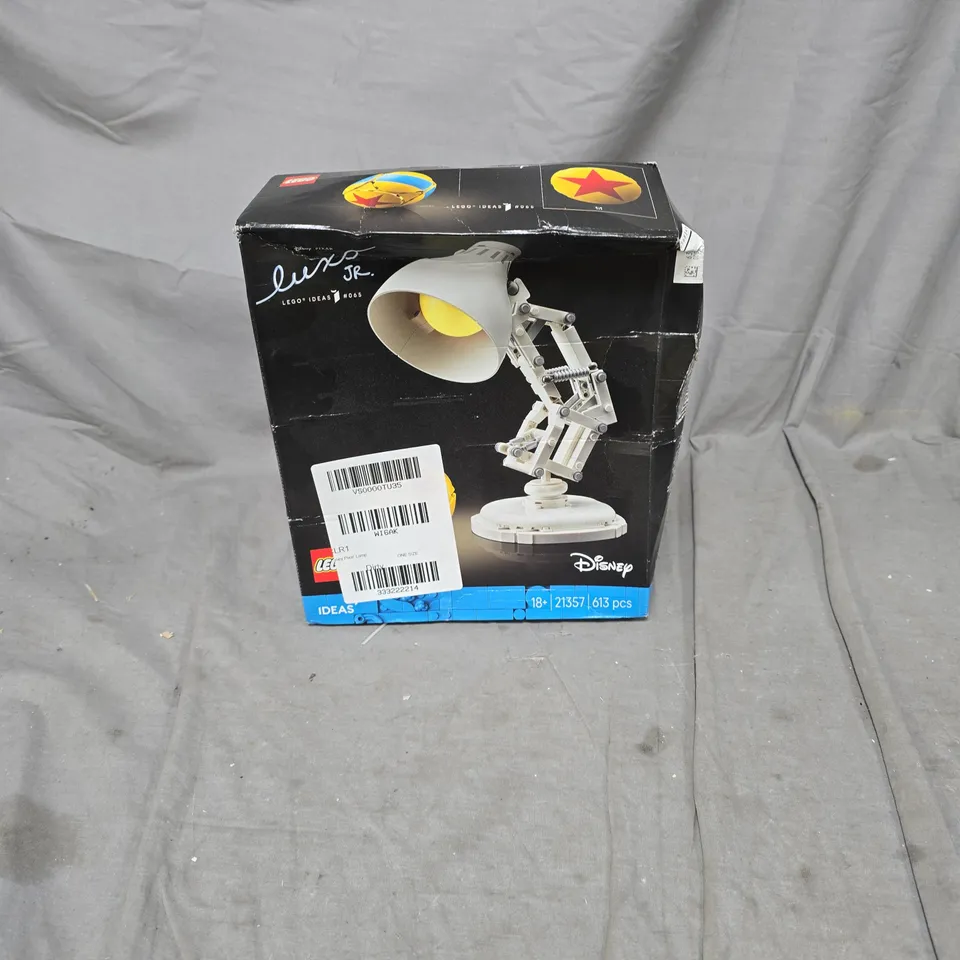 LEGO DISNEY PIXAE LAMP LUXO JR 613 PIECES, 21357. 18+