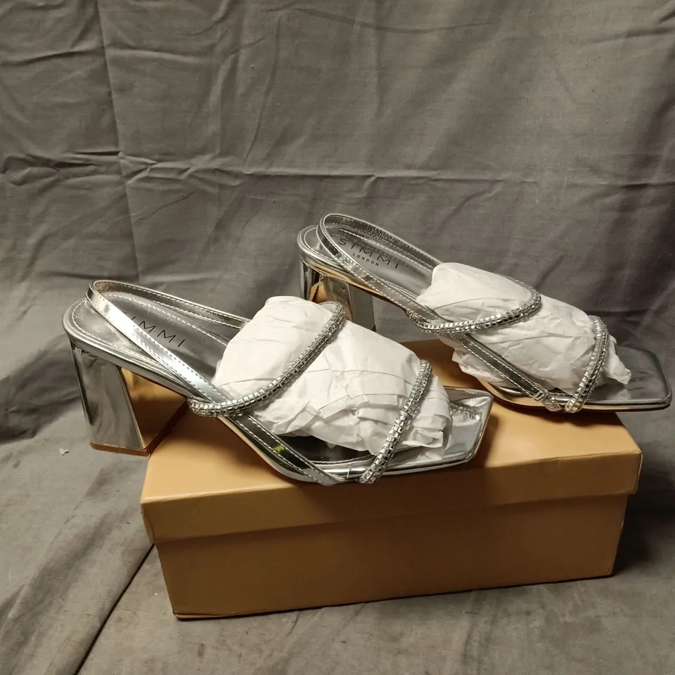 SIMMI LONDON SILVER STRAPPY BLOCK HEELED SANDALS – WOMEN'S UK SIZE 6