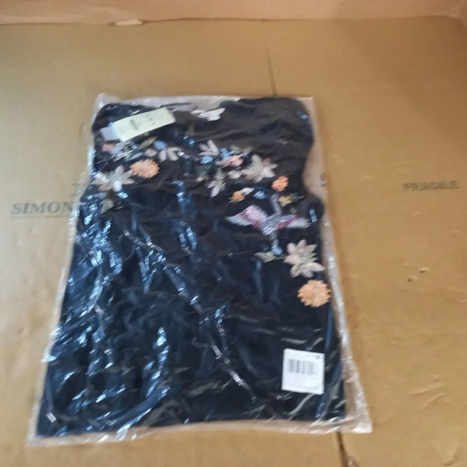 BAGGED MONSOON ESTHER EMBROIDERED T-SHIRT IN BLACK - UK 10