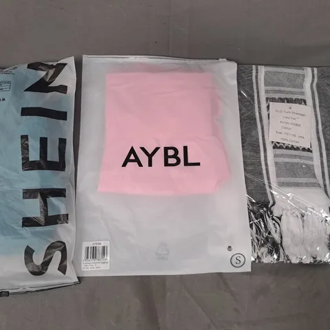 BOX OF APPROXIMATELY 20 ASSORTED CLOTHING AND FASHION ITEMS IN VARIOUS STYLES AND SIZES TO INCLUDE SHEIN, AYBLE, ETC