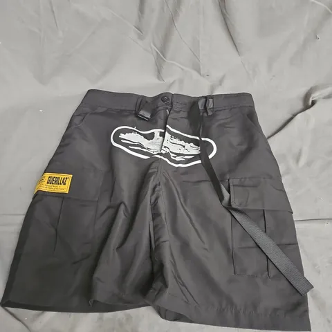 CORTEIZ SHORTS IN BLACK SIZE S