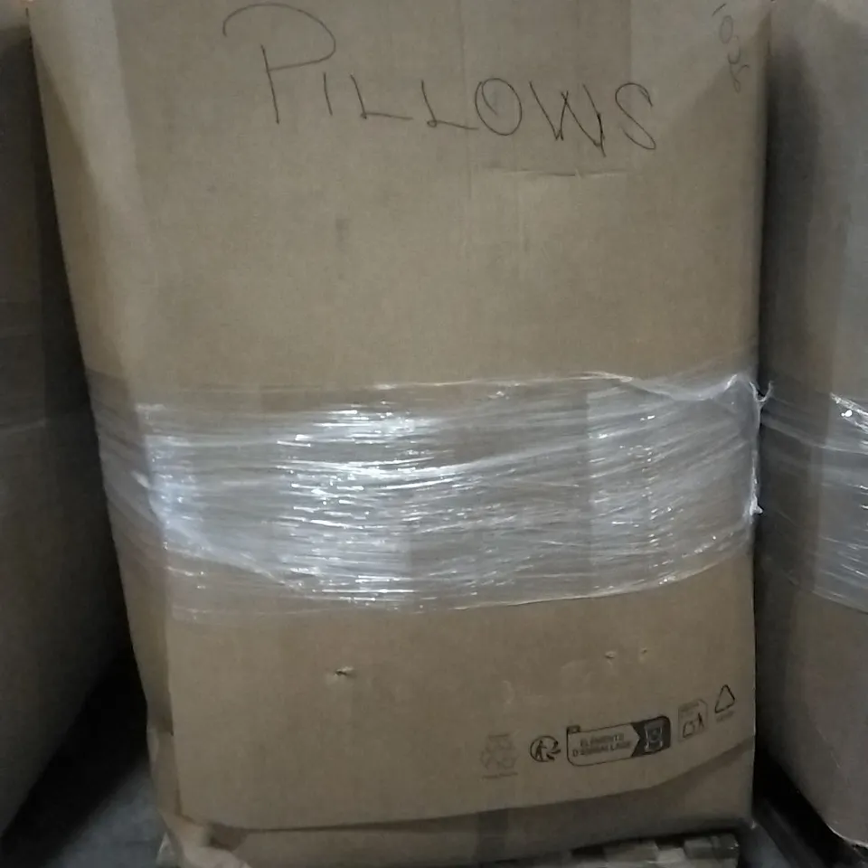 PALLET CONTAINING ASSORTED PILLOWS 
