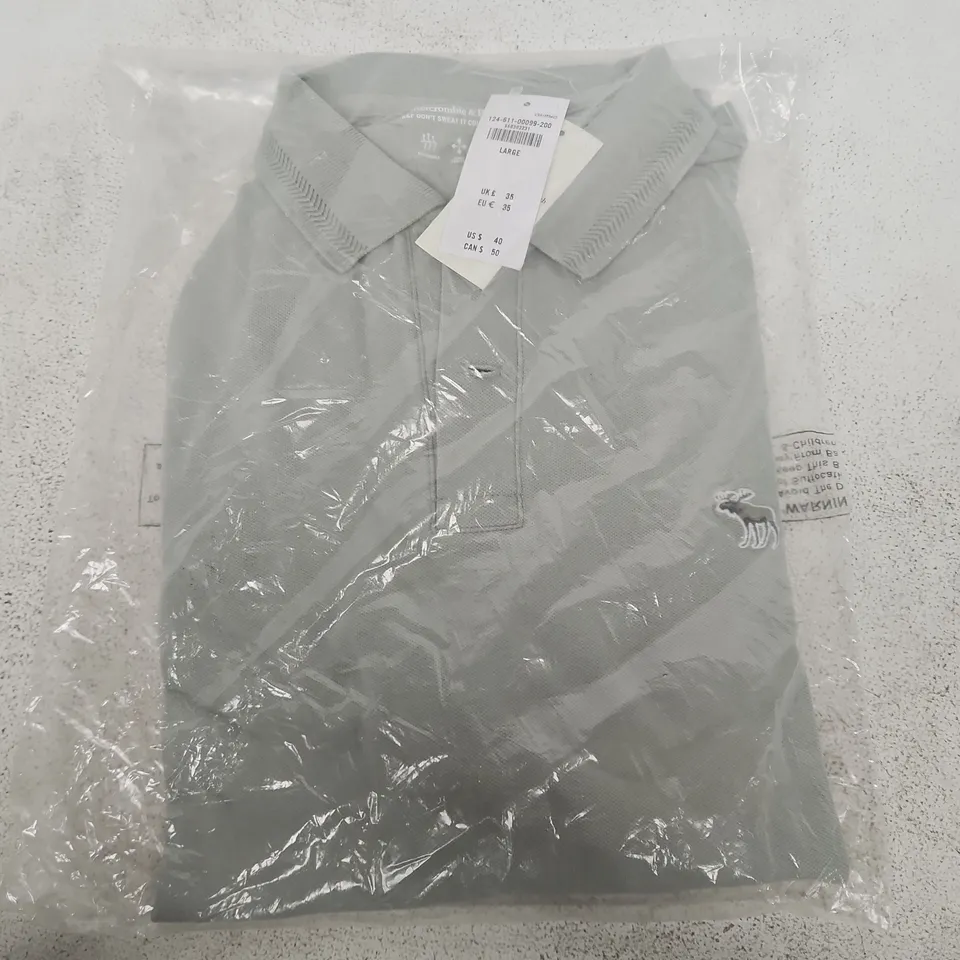 BAGGED ABERCROMBIE & FITCH DONT SWEAT IT COLLECTION POLO IN GREEN - LARGE
