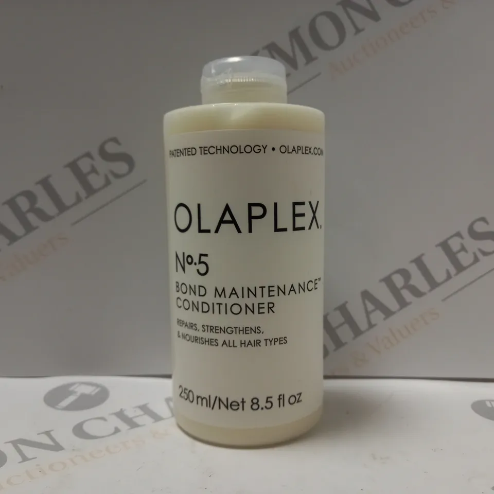 OLAPLEX NO.5 BOND MAINTAINENCE CONDITIONER 250ML