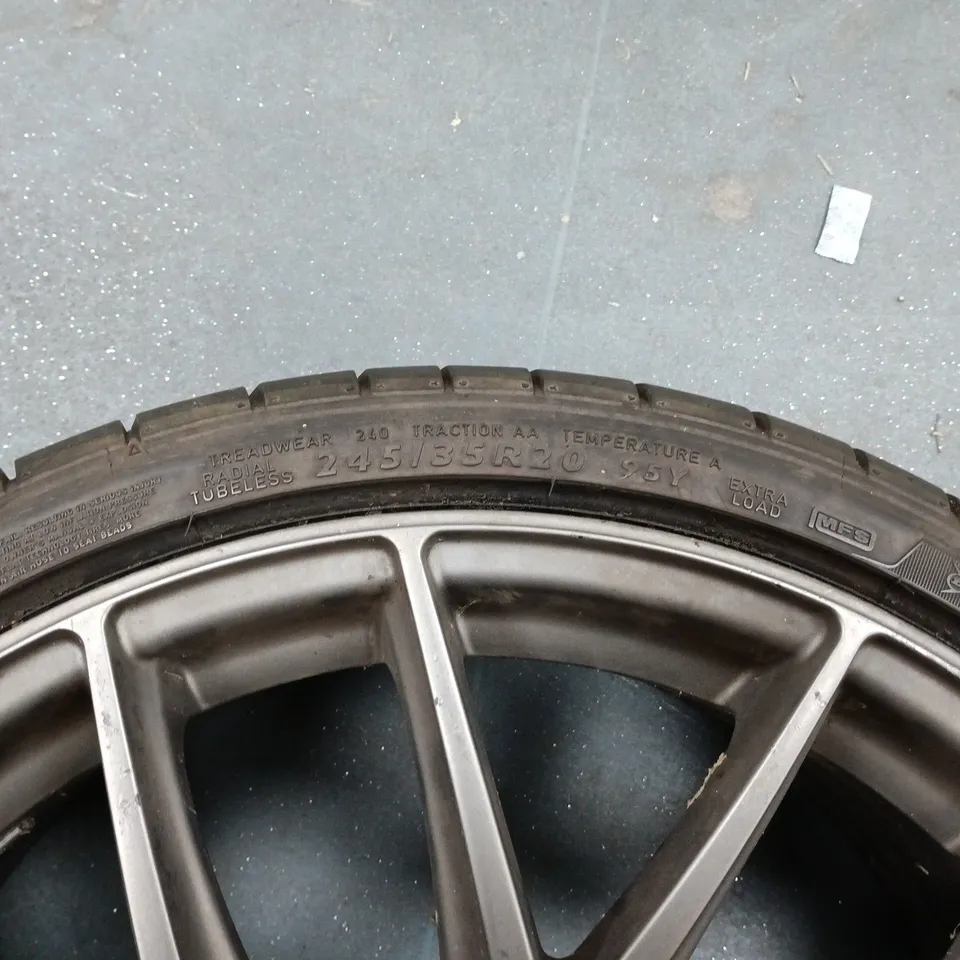 BMW ALLOY WHEEL WITH DUNLOP TYRE – SINGLE WHEEL