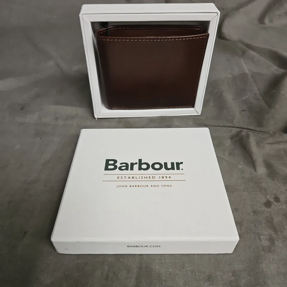 BOXED BARBOUR COLWELL LEATHER BILFOLD WALLET IN BROWN