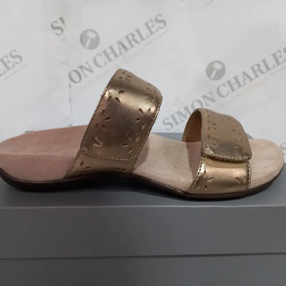 BOXED VIONIC BLACK REST SANDALS IN BRONZE - WOMENS 6