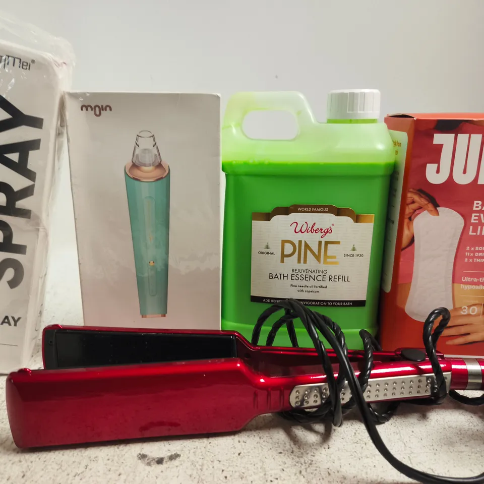 APPROX 12 ASSORTED BEAUTY PRODUCTS TO INCLUDE CLEAN COMB SPRAY, BATH ESSENCE REFILL, JUDE BAMBOO LINERS, ETC