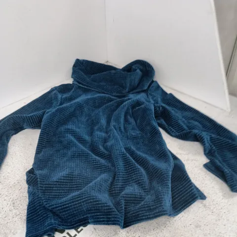 NINA LEONARD BLUE VELOUR TOP – UK XL