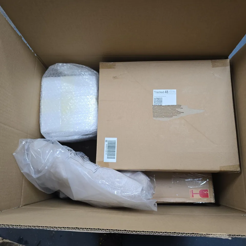 BOX OF APPROXIMATELY 10 ASSORTED ITEMS TO INCLUDE NORTHERN NIGHTS HYDROCOTTON BATH TOWEL ETC