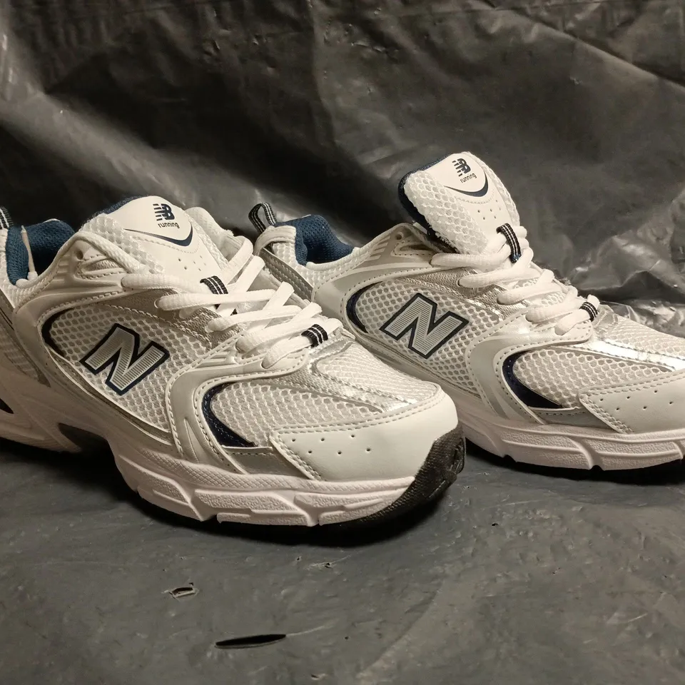 PAIR OF NEW BALANCE 530 TRAINERS IN WHITE/SILVER/NAVY SIZE UK 5