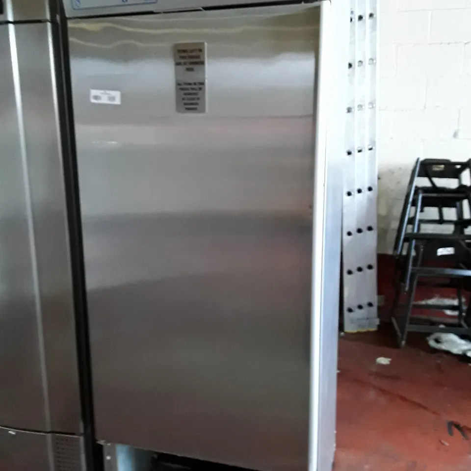 GRAM K 625 NMRHHA UPRIGHT FRIDGE