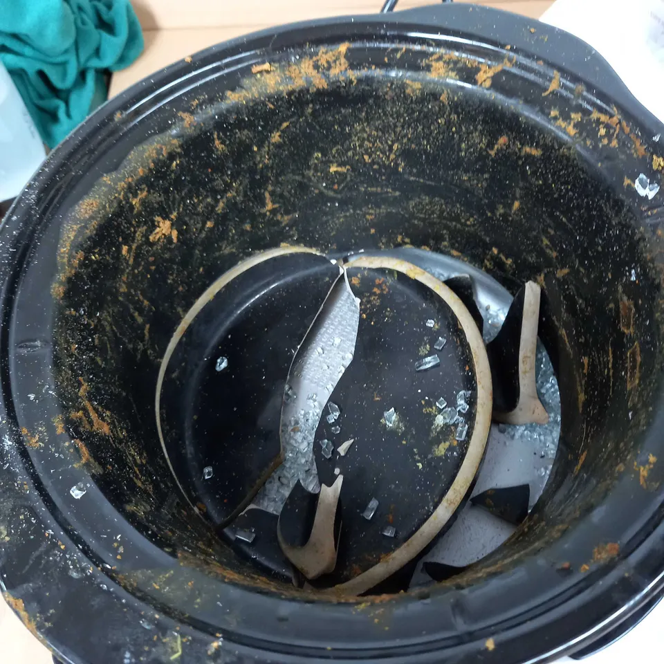 CROCK POT SLOW COOKER 