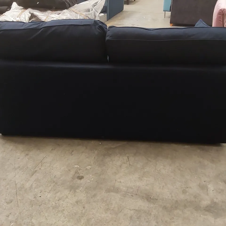 THE AMESBURY QUAITLY DESIGNER 3.5 SEATER SOFA - BLUE