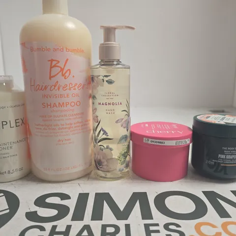 APPROXIMATELY 15 ASSORTED HEALTH & BEAUTY PRODUCTS TO INCLUDE OLAPEX , SHAMPOO AND THE BODY SHOP