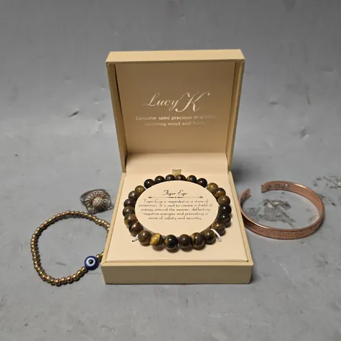 APPROXIMATELY 9 ASSORTED JEWELLERY ITEMS TO INCLUDE - BANGLE , RING , WATCH STRAP ETC