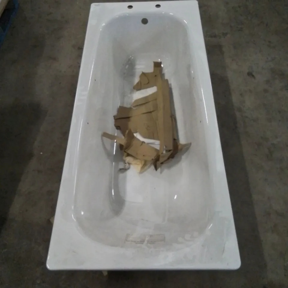 TWYFORD PORCELAIN ENAMEL BATH IN WHITE 