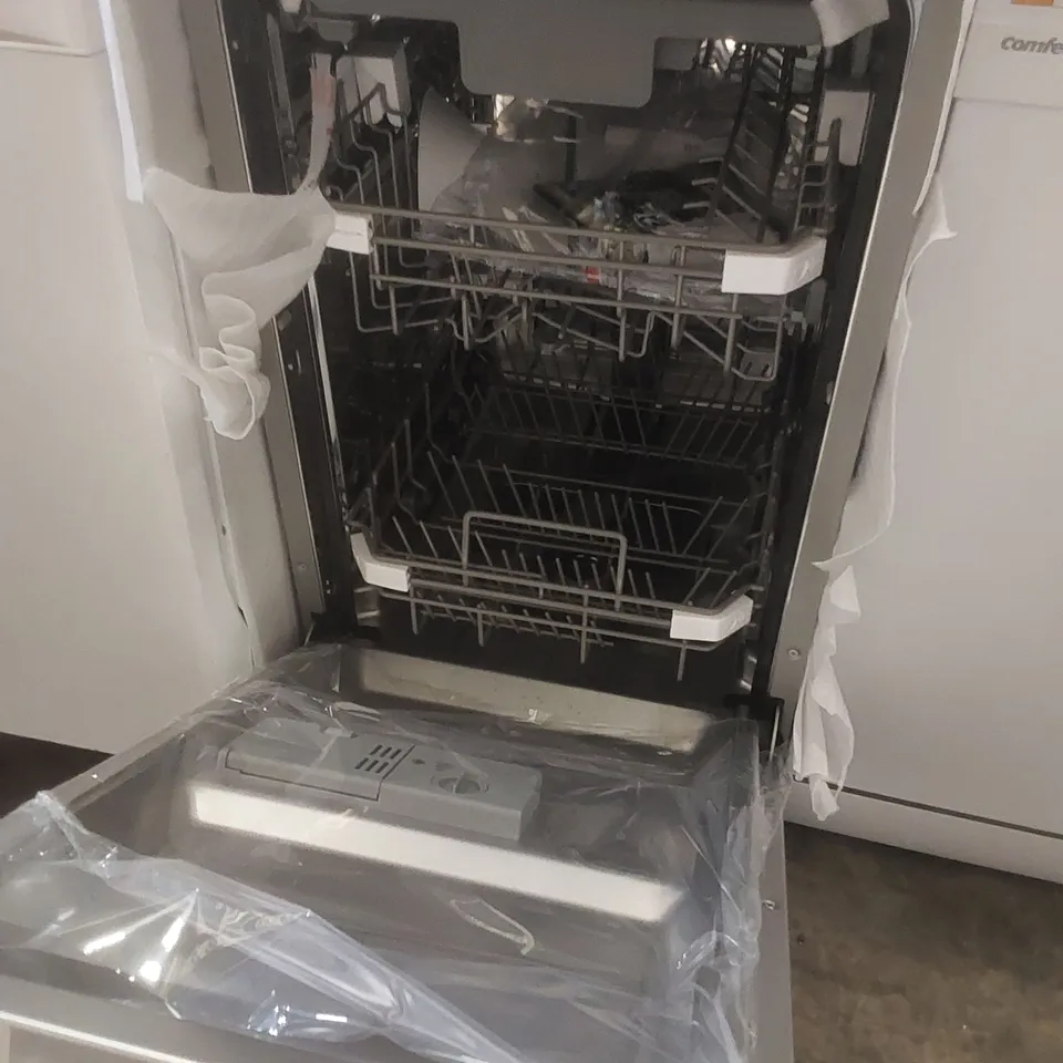 HISENSE WQP8-7606F SLIMLINE DISHWASHER 