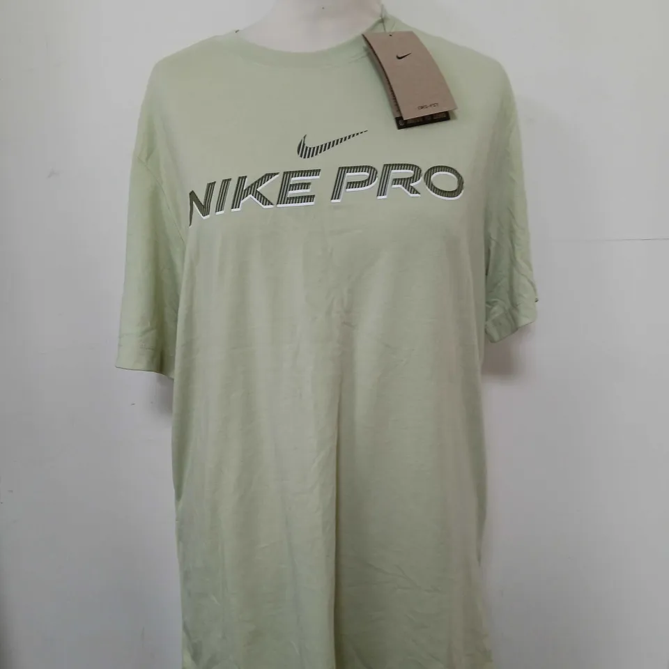 MENS NIKE PRO GREEN T-SHIRT SIZE MEDIUM