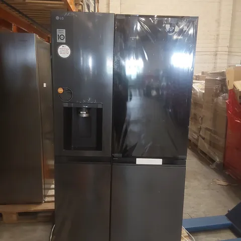 LG INSTAVIEW GSXE91EVAD AMERICAN-STYLE SMART FRIDGE FREEZER - BLACK STEEL