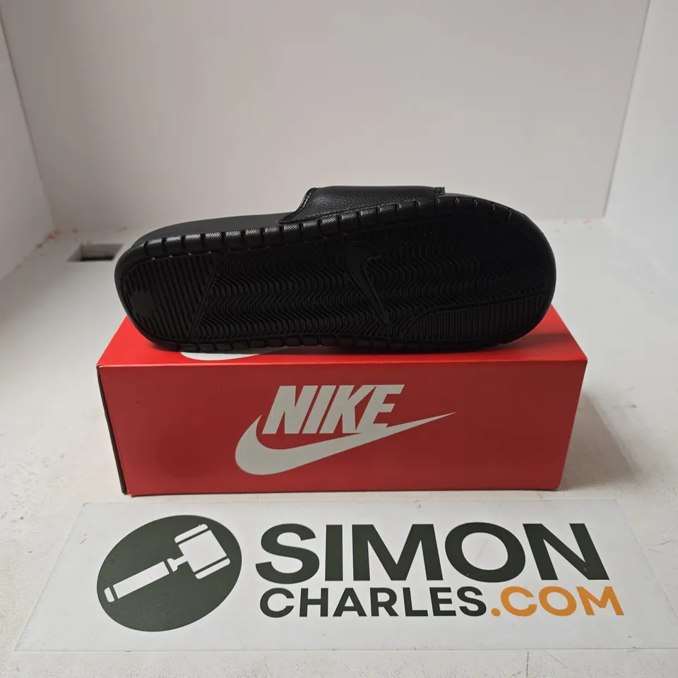 BOXED PAIR OF NIKE BENASSI JDI SLIDES IN BLACK - UK 9
