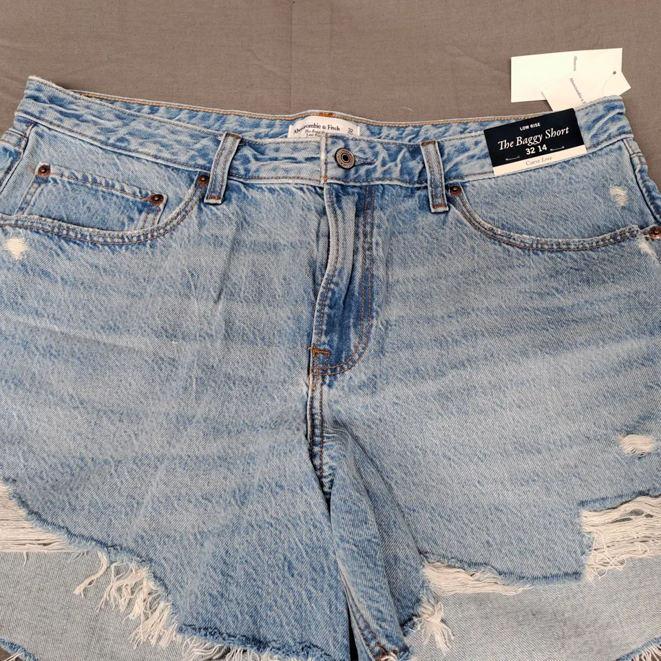 ABERCROMBIE & FITCH BAGGY LOW RISE SHORTS IN BLUE SIZE 32/14