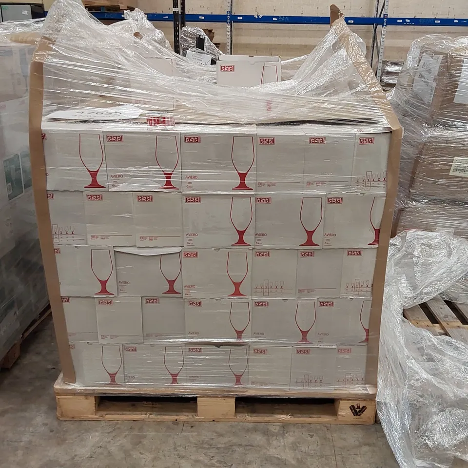 PALLET OF BRAND NEW BIER CO 0.3L BEER GOBLETS // APPROXIMATELY 152 BOXES OF 6X GLASSES