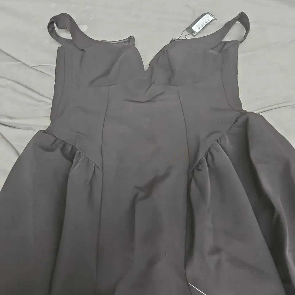 BOOHOO STRUCTURED VOLUME SKATER MINI DRESS - BLACK