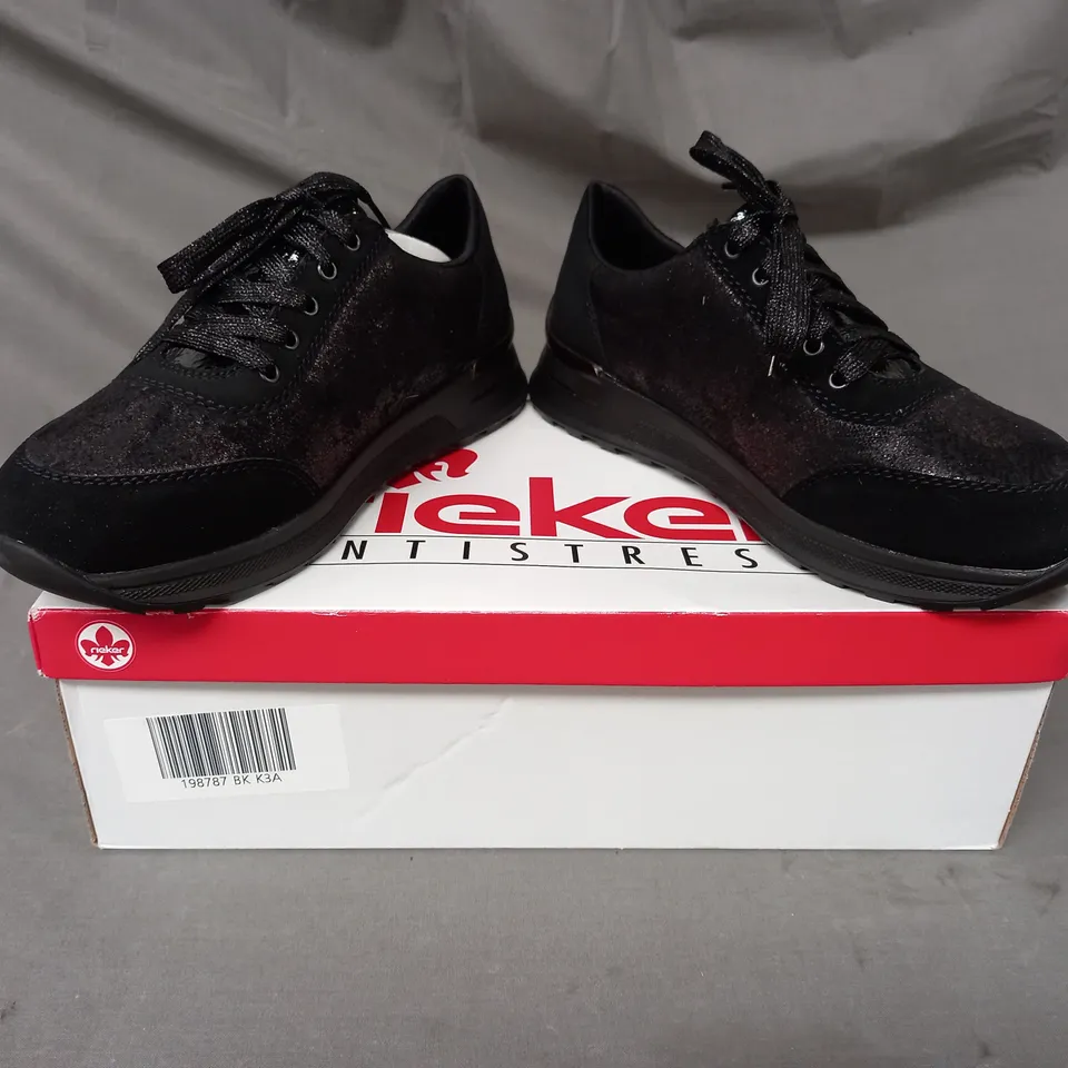 BOXED PAIR OF RIEKER ZIP TRAINERS IN BLACK SIZE 3.5