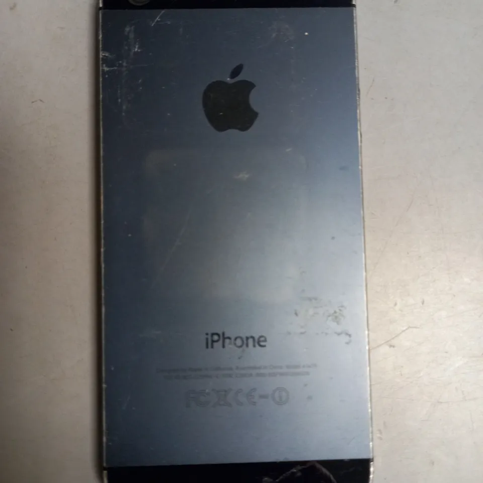APPLE IPHONE 5 MOBILE PHONE GREY