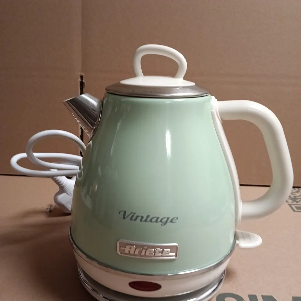 ARIETE VINTAGE ELECTRIC KETTLE – MINT GREEN, 1 L