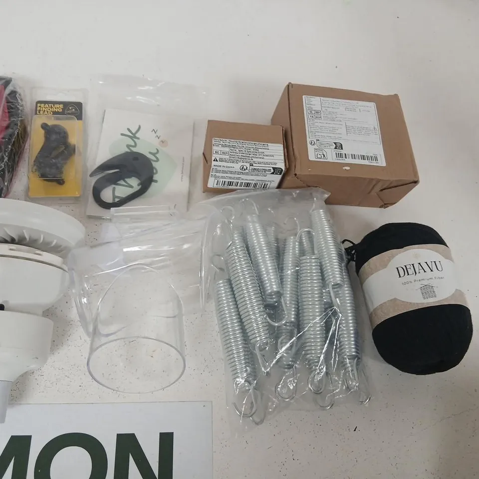 ASSORTED LOT: MUHAMMAD ALI POSTER AND MIXED HOME, HARDWARE & DIY ITEMS