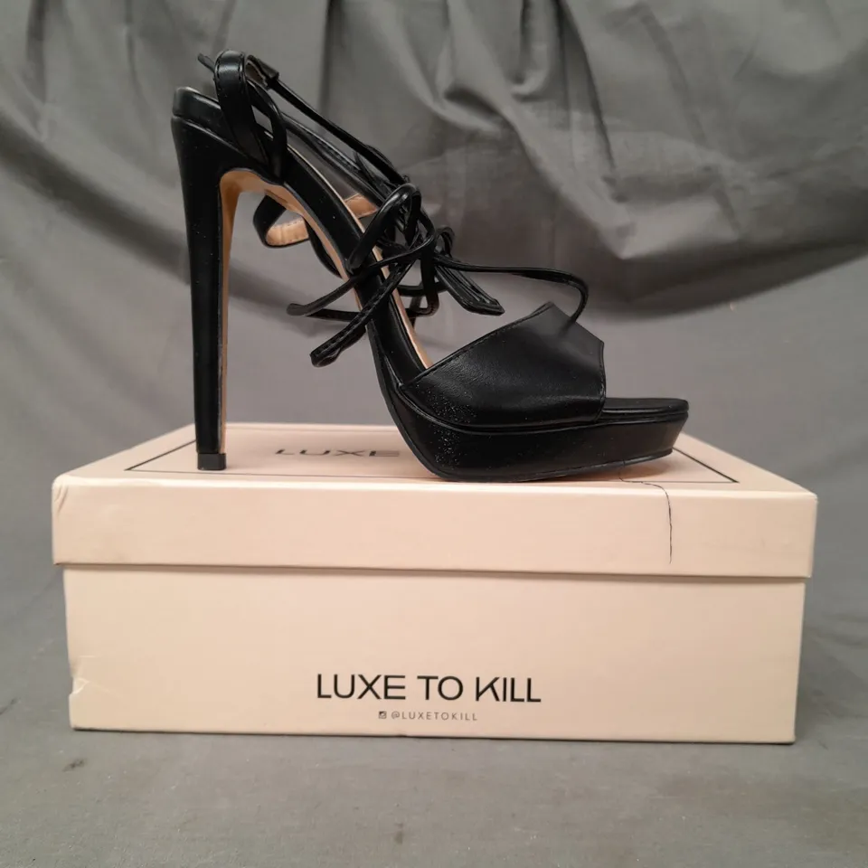 BOXED PAIR OF LUXE TO KILL OPEN TOE HIGH HEEL STRAPPY SANDALS IN BLACK SIZE 5
