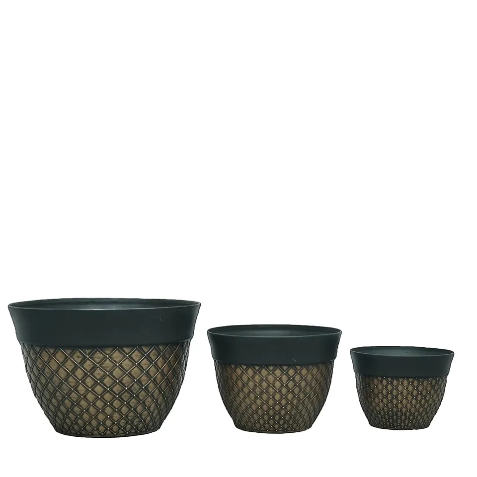 GARDEN REFLECTIONS SET OF 3 NESTING DIAMOND CUT PLANTERS