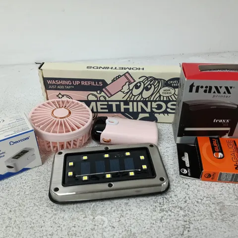 APPROXIMATELY 15 ASSORTED HOUSEHOLD ITEMS TO INCLUDE SELF-INKING STAMP, PULSE OXIMETER, HANDHELD FAN, ETC