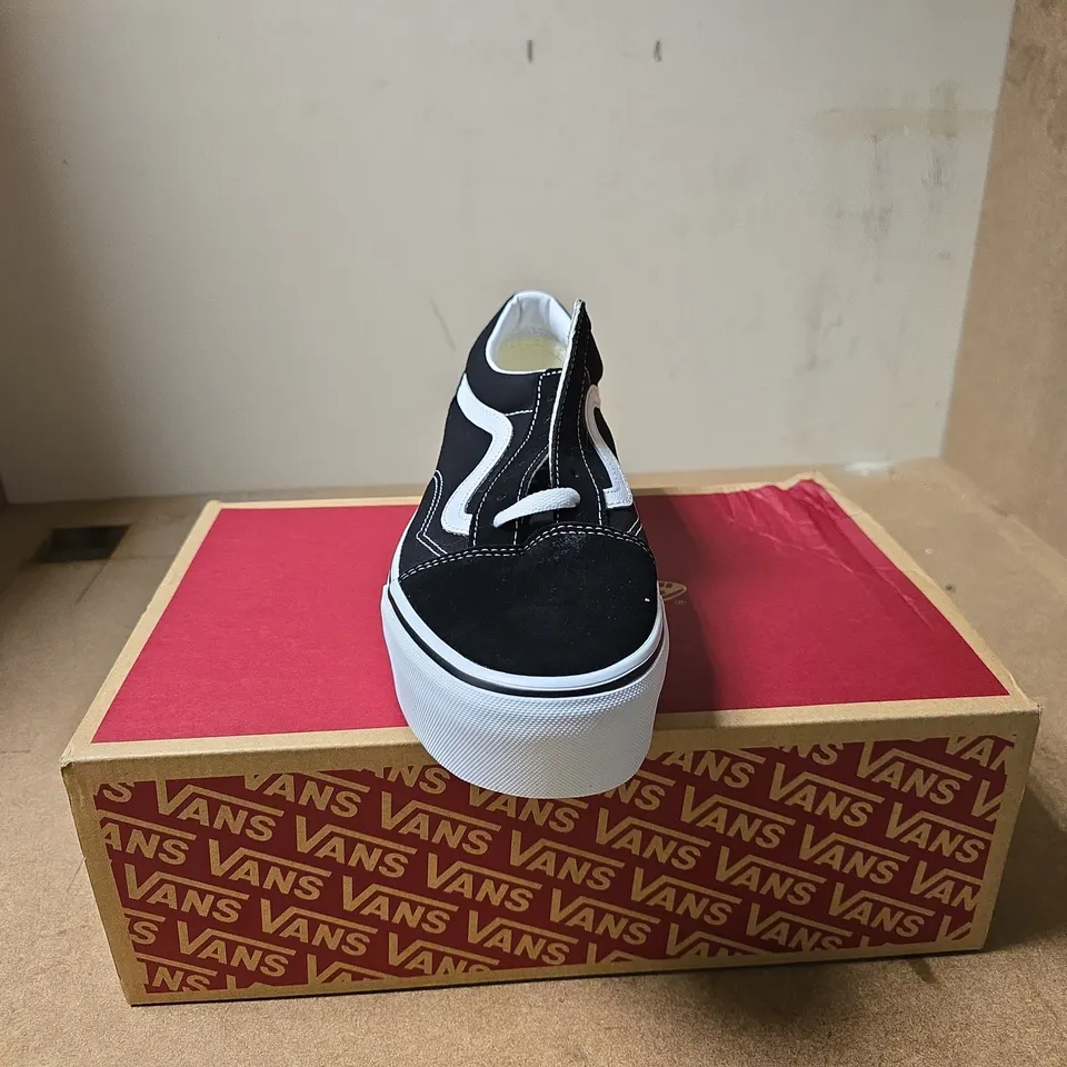 VANS OLD SCHOOL STAC SUEDE/CANVAS BLACK/WHITE SIZE 9 BOXED