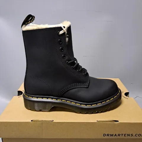 BOXED DR MARTENS SERENA BLACK BOOTS - UK 4 