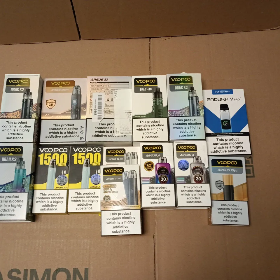 LOT OF APPROXIMATELY 30 ASSORTED VAPING ITEMS TO INCLUDE ARGUS, VOOPOO AND INNOKIN